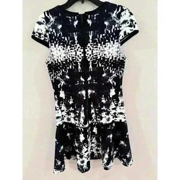 Yoana Baraschi Womens Dress Size 8 Black & White Abstract Print Scuba Material - Picture 9 of 9
